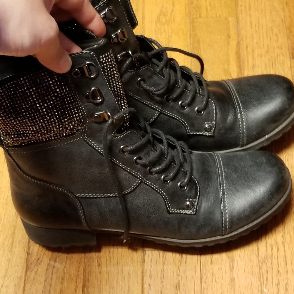 Boots by guess